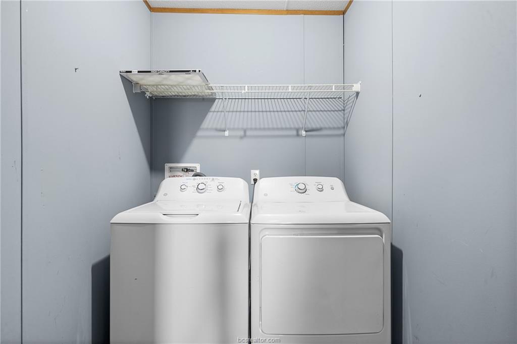 Image 13 of 32 For 2361 Smetana Rd