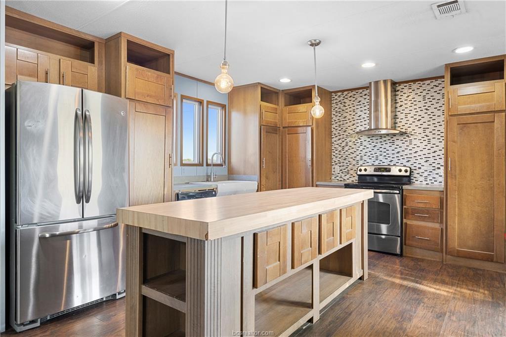 Image 2 of 32 For 2361 Smetana Rd