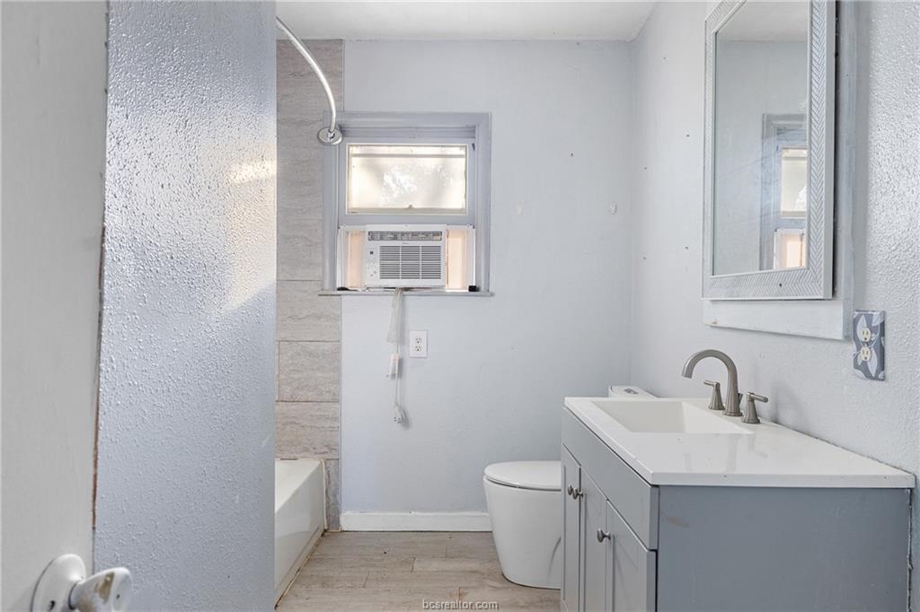 Image 29 of 32 For 2361 Smetana Rd