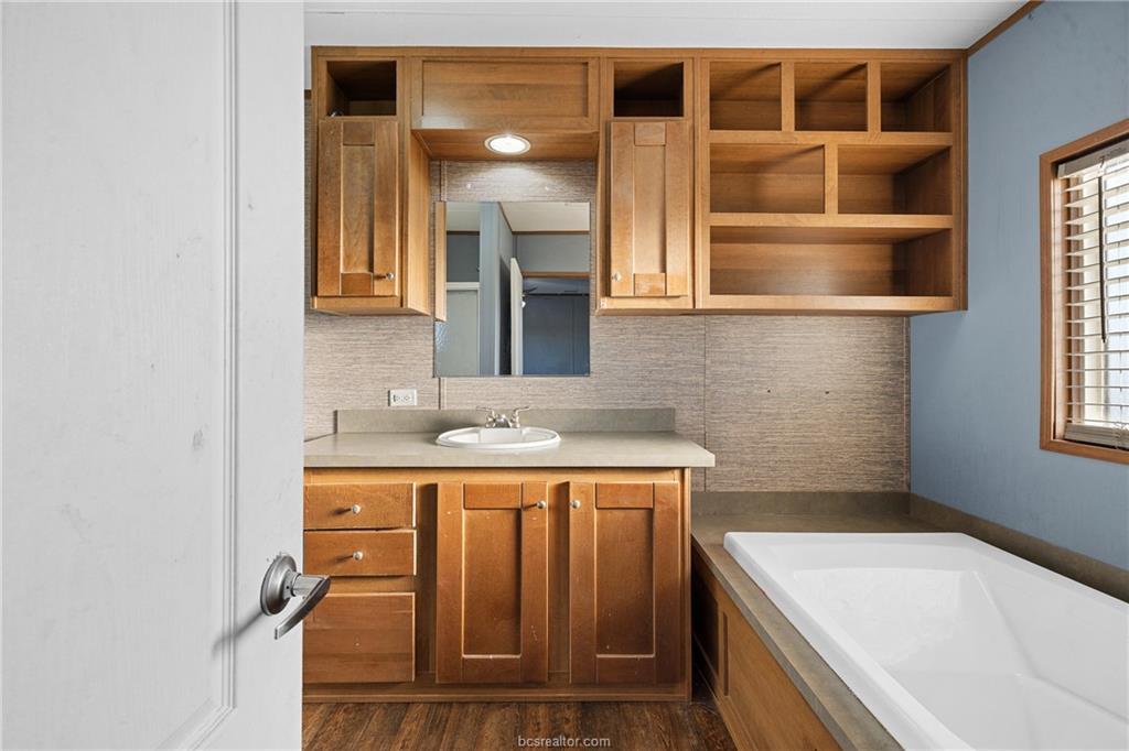 Image 8 of 32 For 2361 Smetana Rd