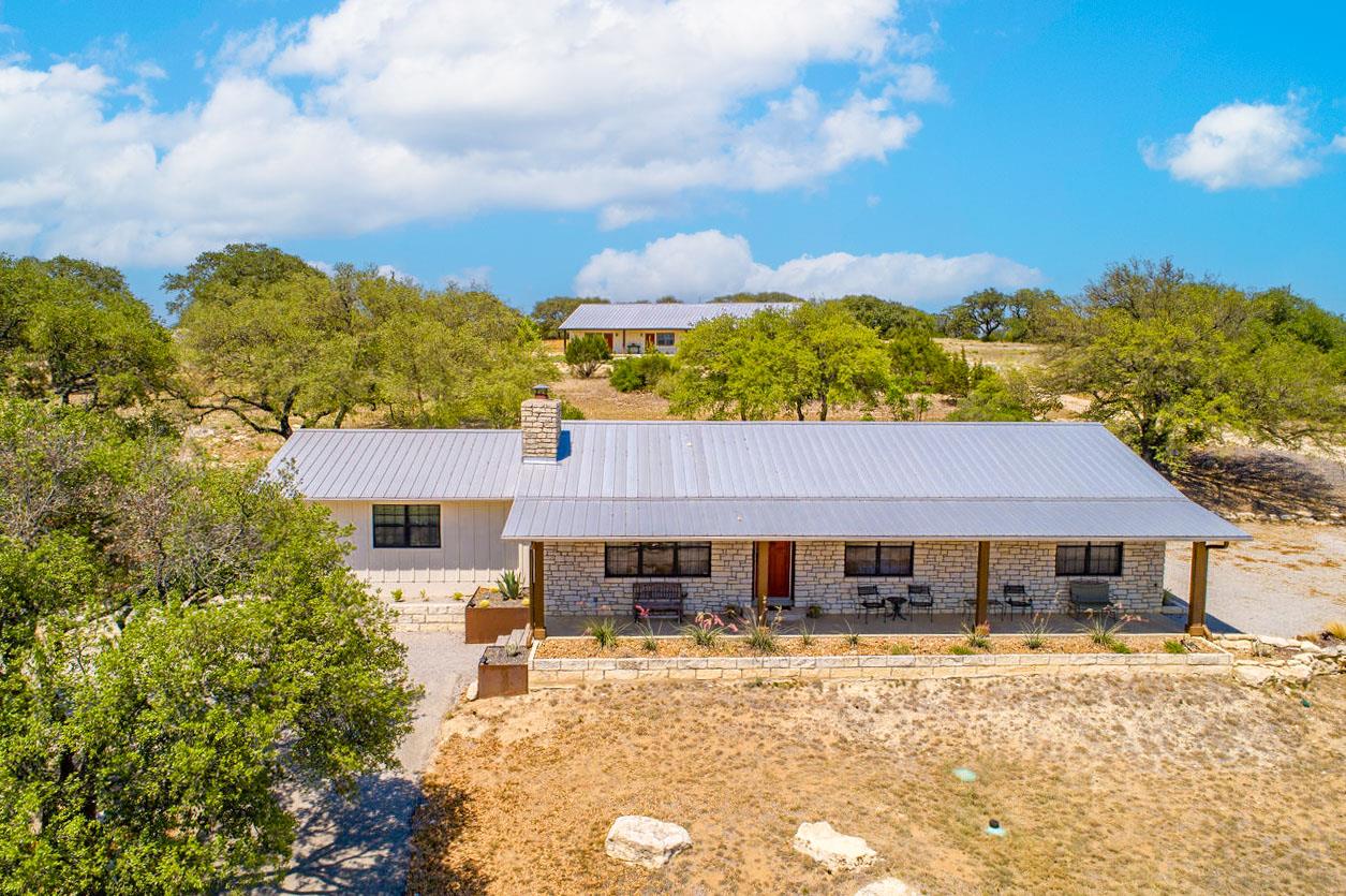 Image 12 of 40 For 25404 Hamilton Pool Rd
