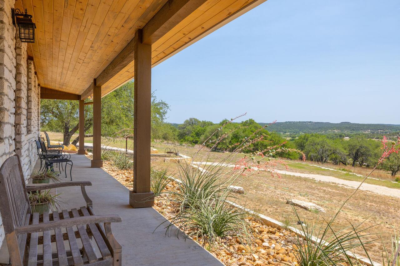 Image 14 of 40 For 25404 Hamilton Pool Rd