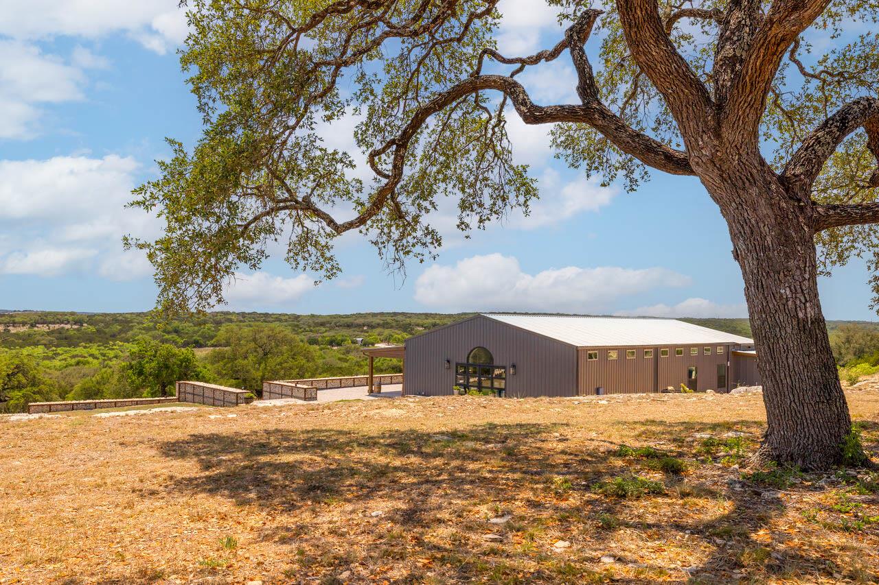 Image 3 of 40 For 25404 Hamilton Pool Rd