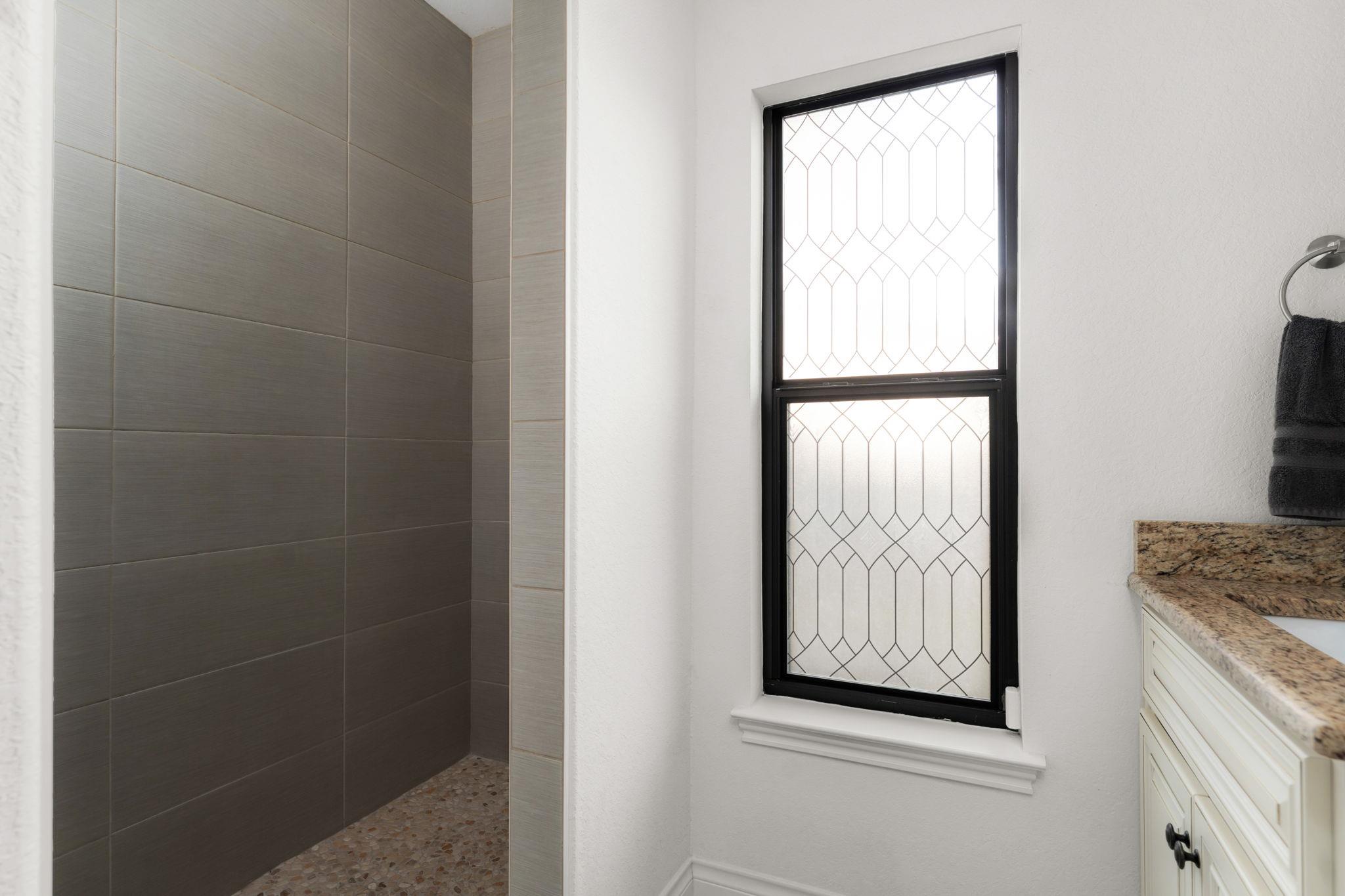 Image 28 of 35 For 1441 Katy St