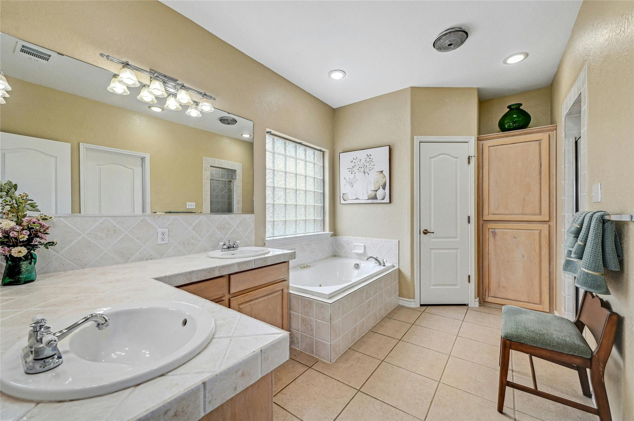 Image 16 of 28 For 1370 Sunset Vw