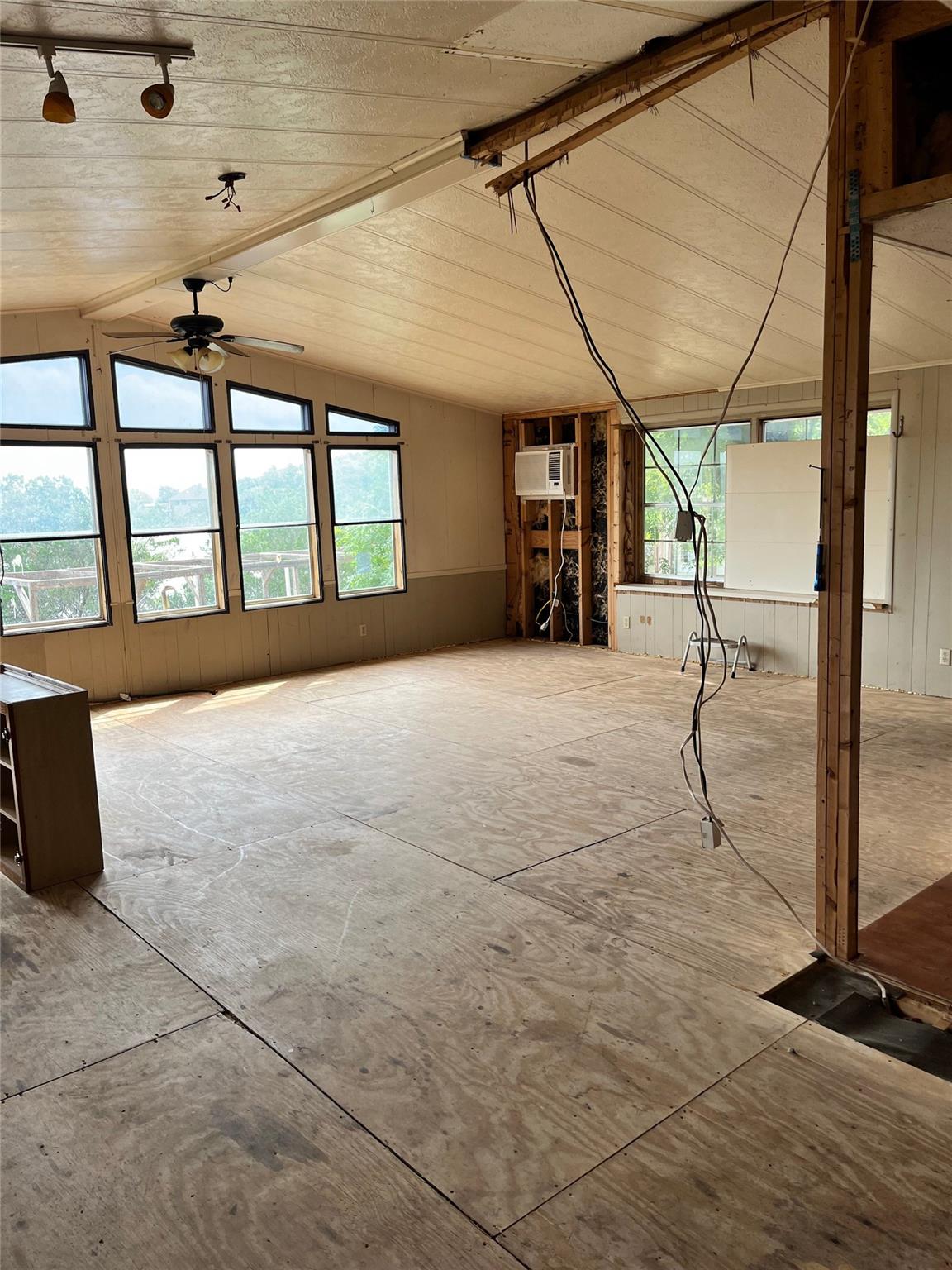 Image 19 of 39 For 1522,1498,1484 Canyon Ridge Dr