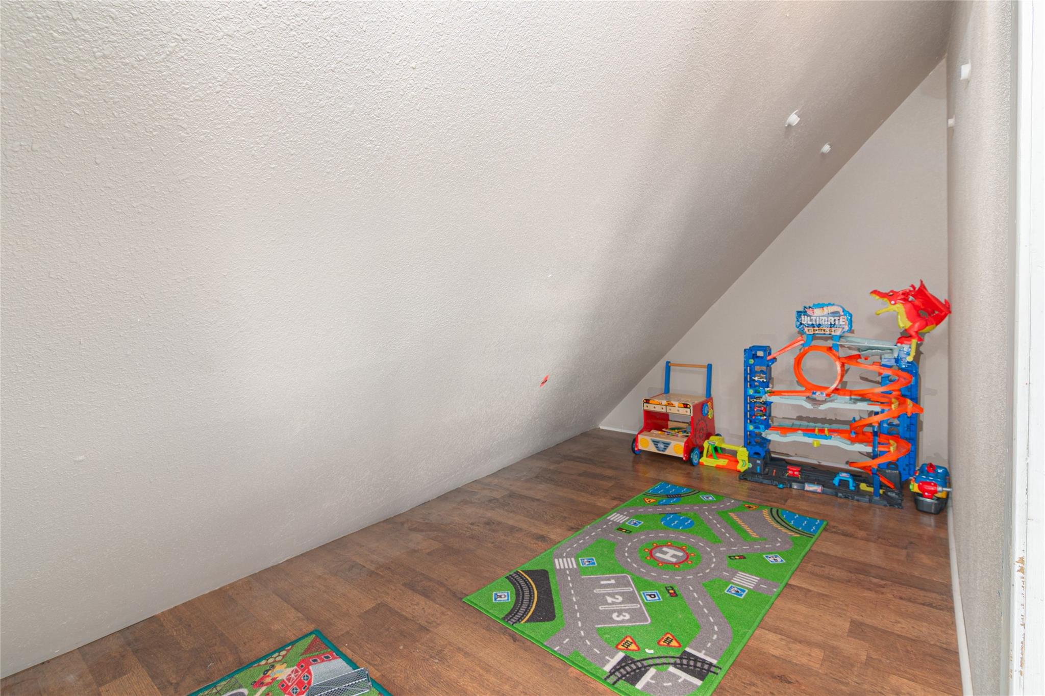 Image 22 of 26 For 204 Prim Rose St