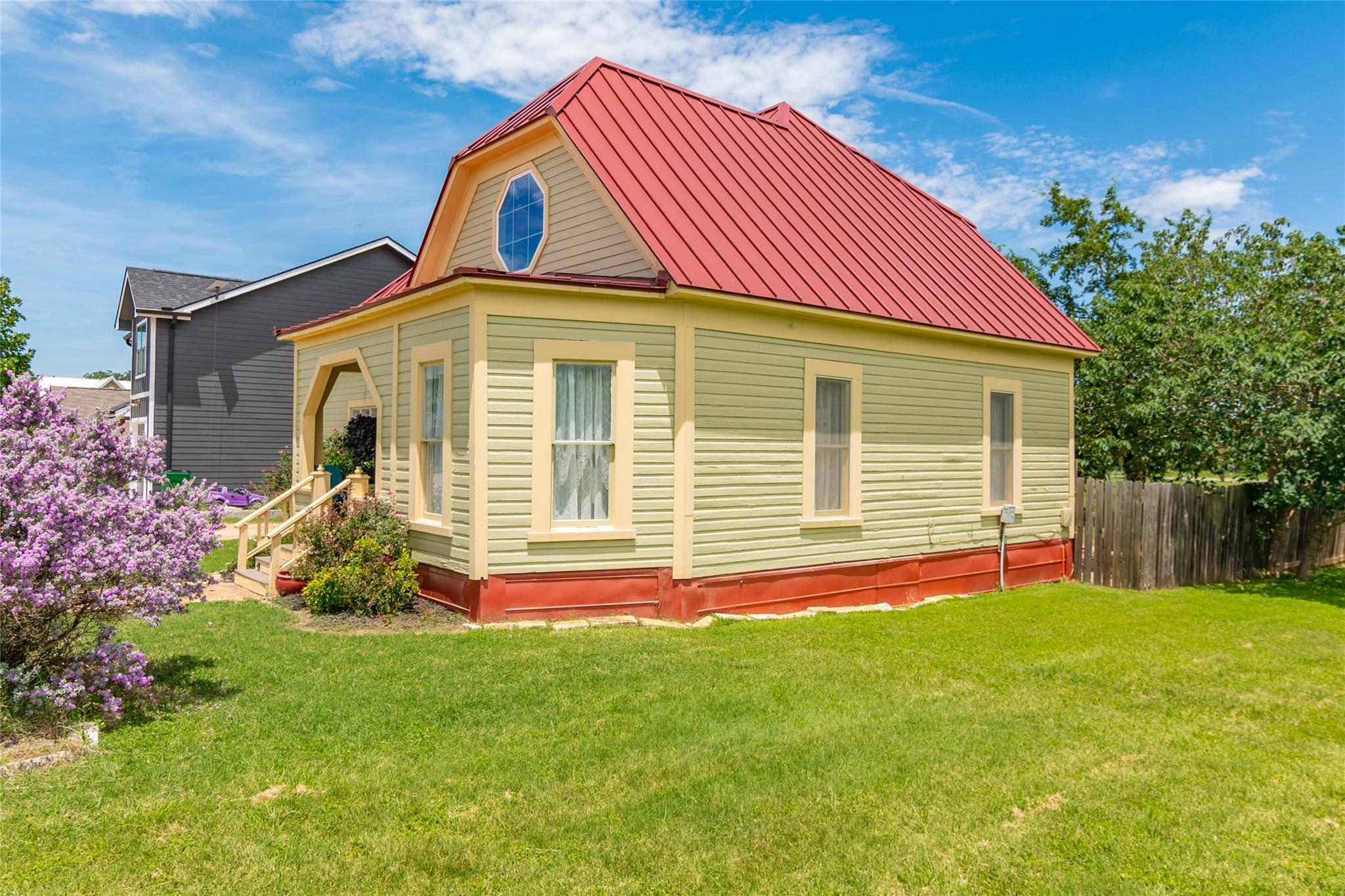 Image 24 of 26 For 204 Prim Rose St