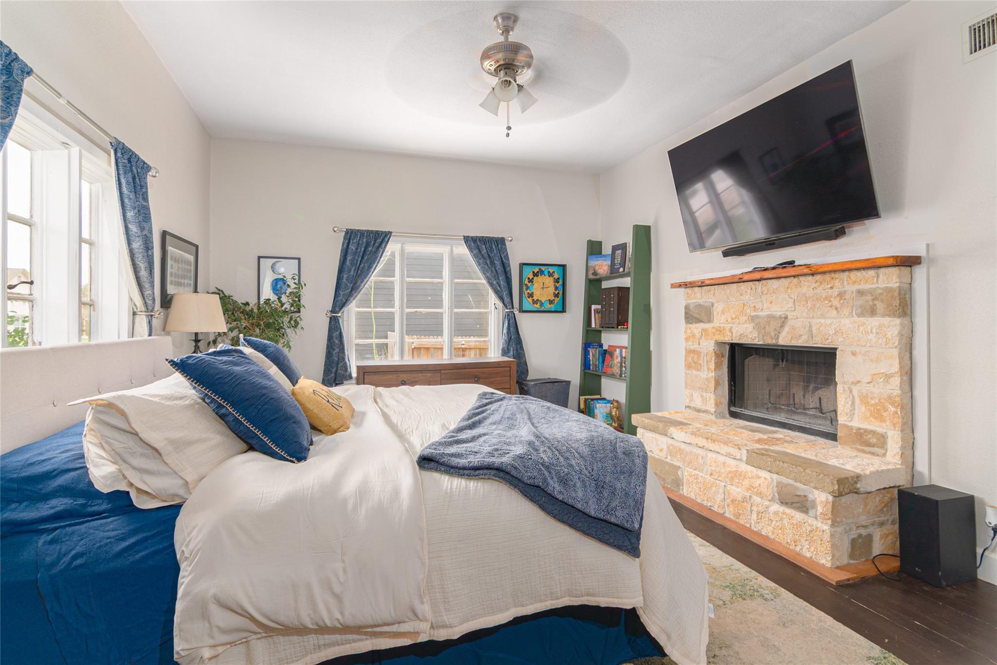 Image 5 of 26 For 204 Prim Rose St