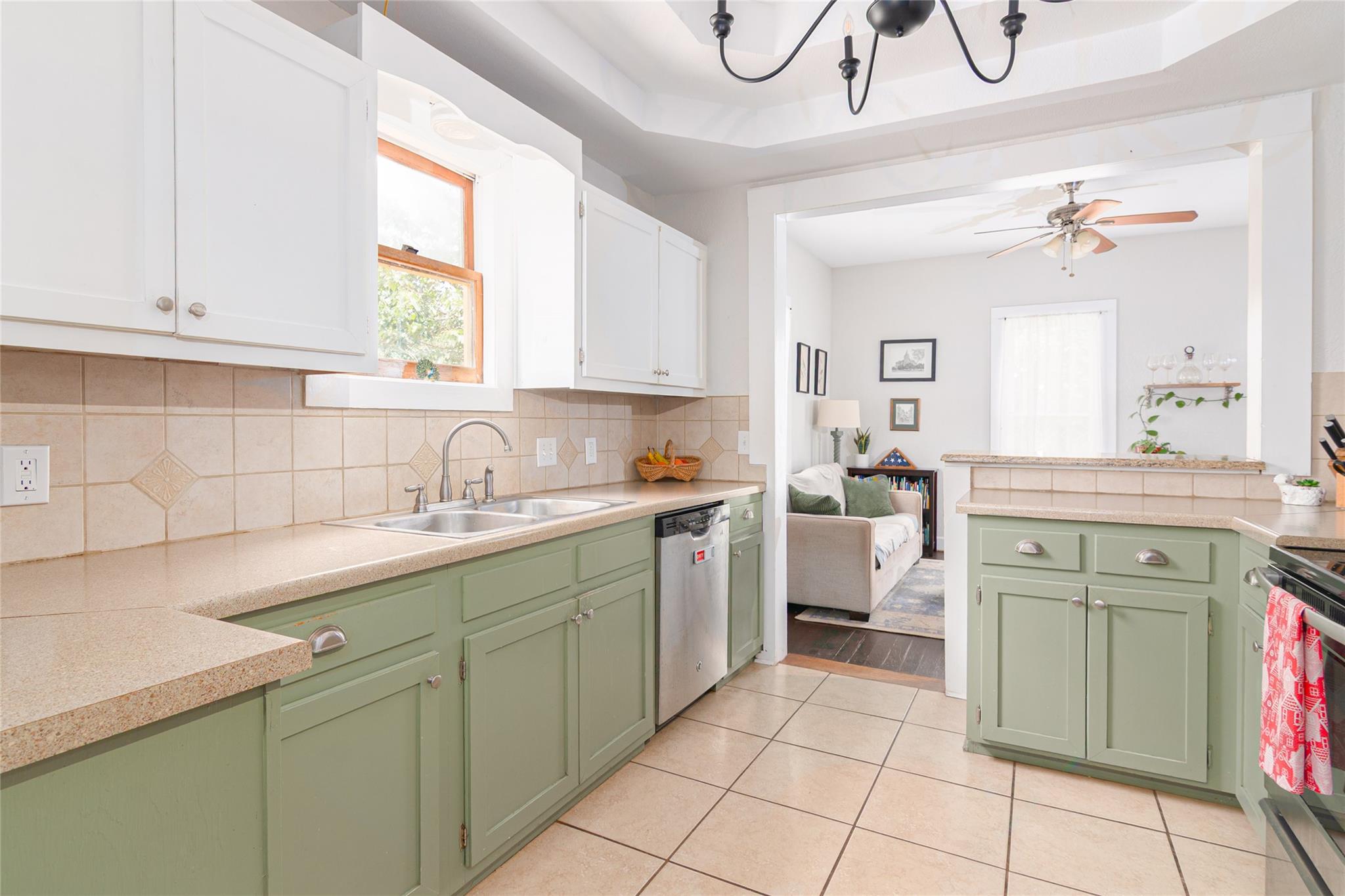 Image 7 of 26 For 204 Prim Rose St