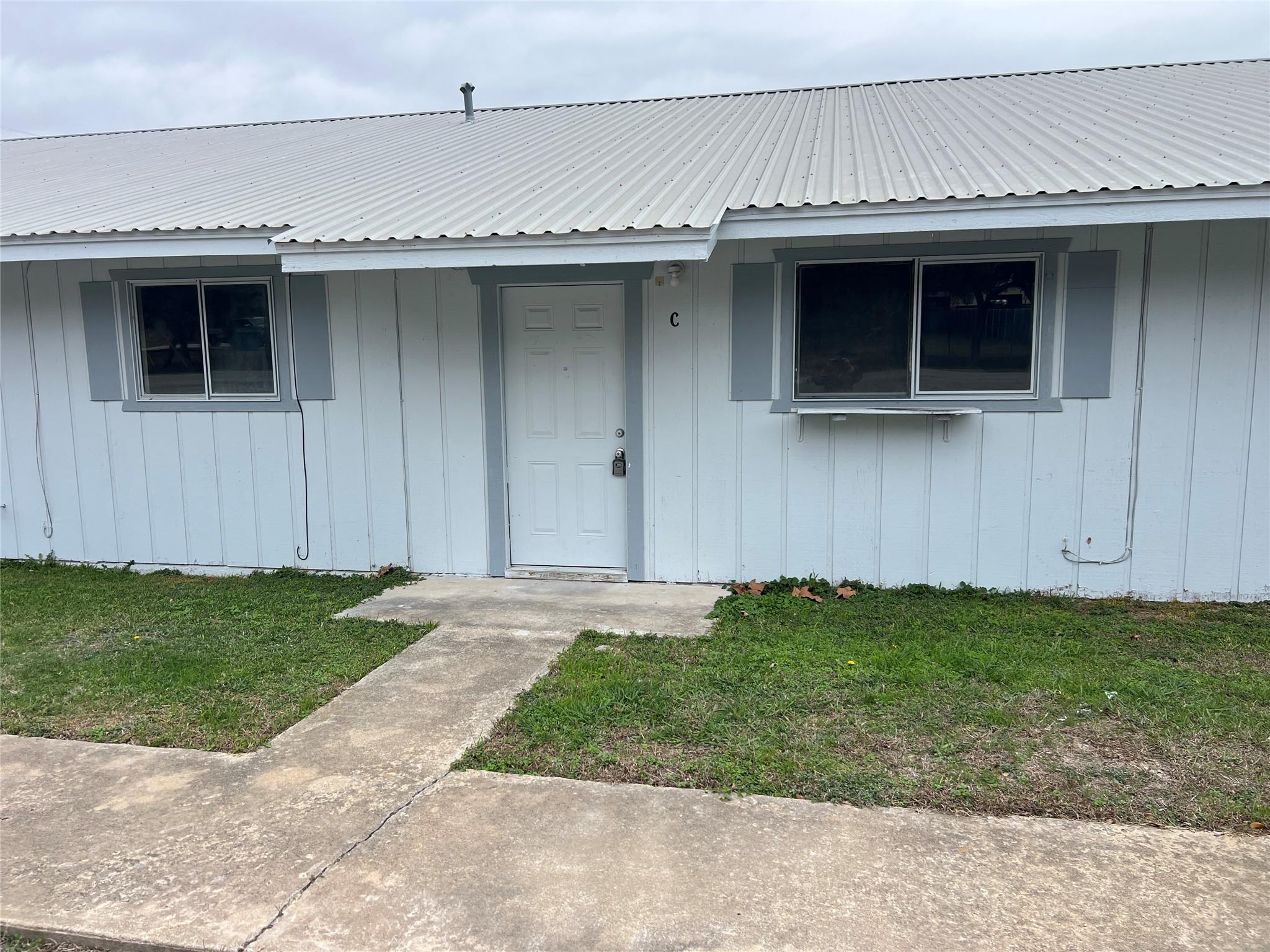 Image 11 of 12 For 1301 Greenlawn Pkwy C