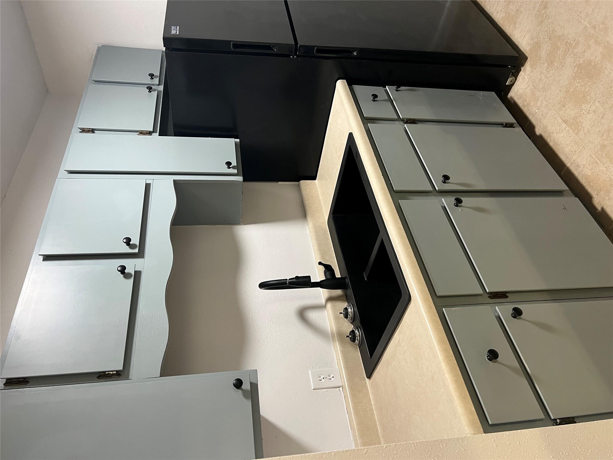 Image 4 of 12 For 1301 Greenlawn Pkwy C