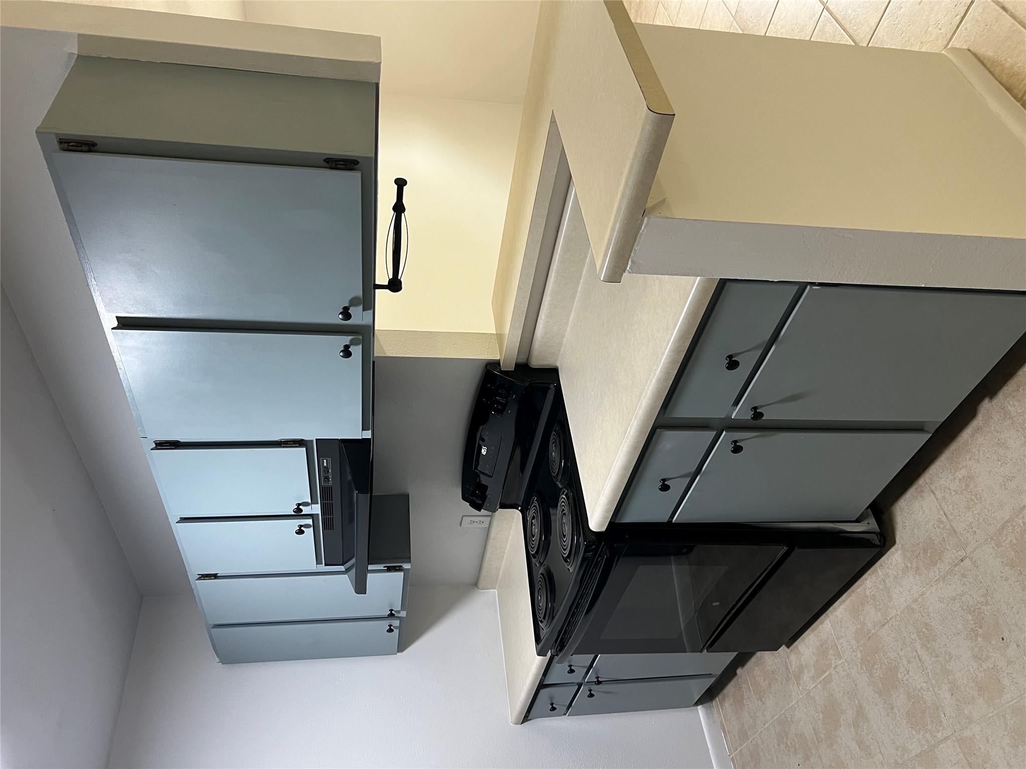 Image 5 of 12 For 1301 Greenlawn Pkwy C