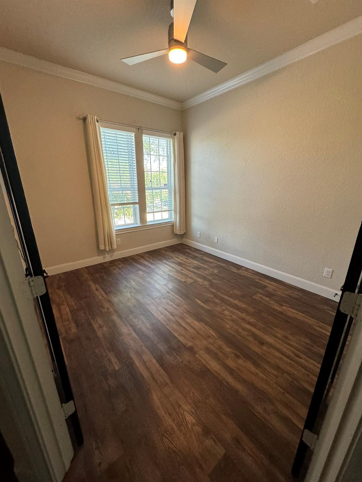 Image 3 of 18 For 28815 Chaffin Light