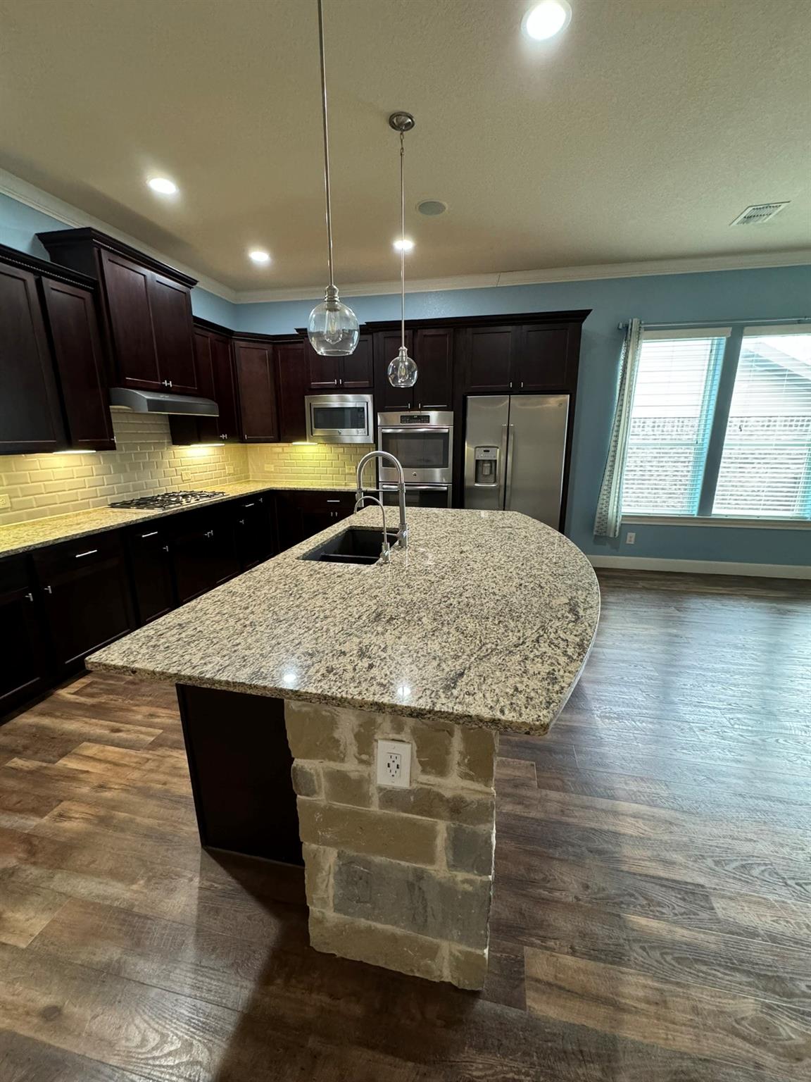 Image 5 of 18 For 28815 Chaffin Light