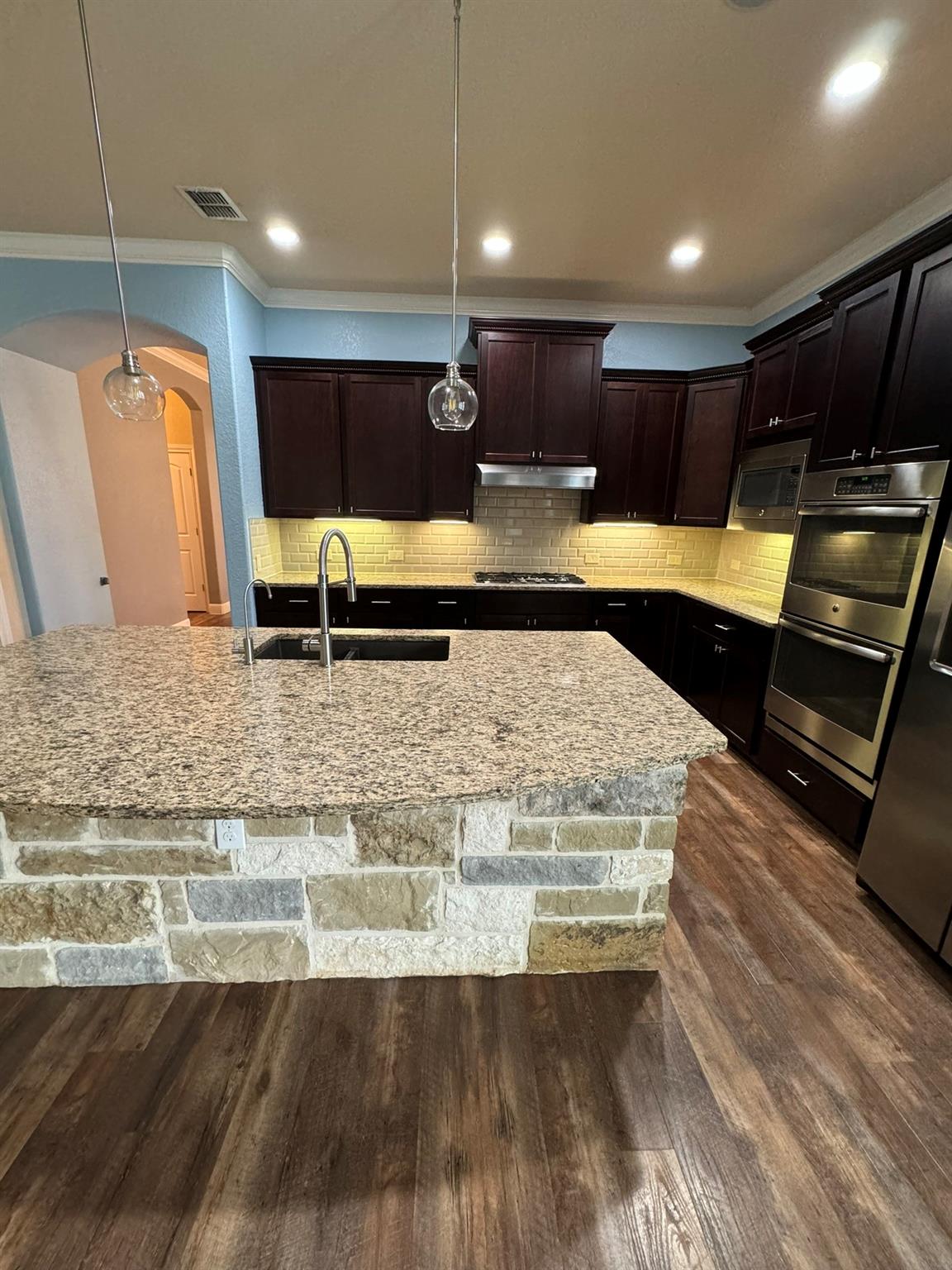 Image 6 of 18 For 28815 Chaffin Light