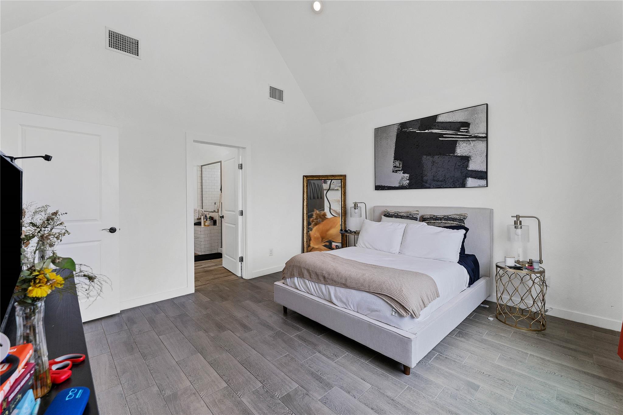 Image 14 of 29 For 893 Mather St