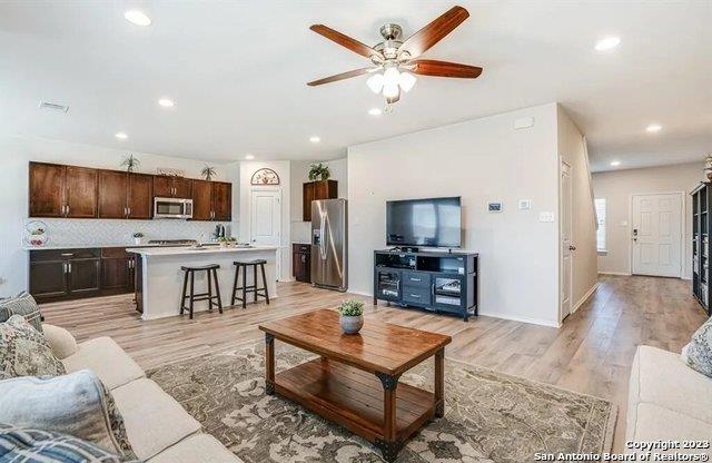 Image 2 of 35 For 2946 Wolfcreek Dr