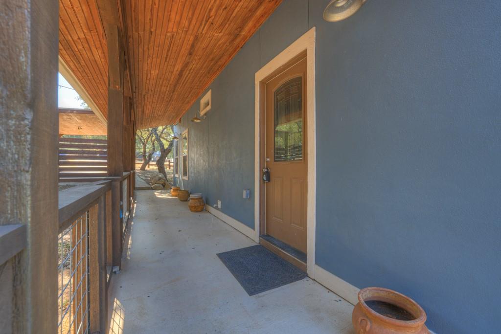 Image 22 of 40 For 925 & 913 Glenn Dr