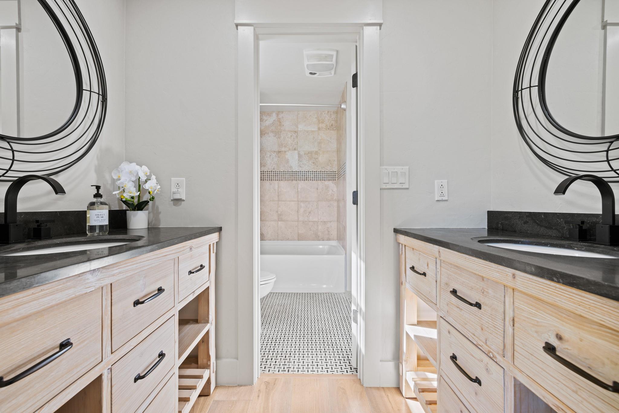 Image 33 of 40 For 110 Clear Pond Ct