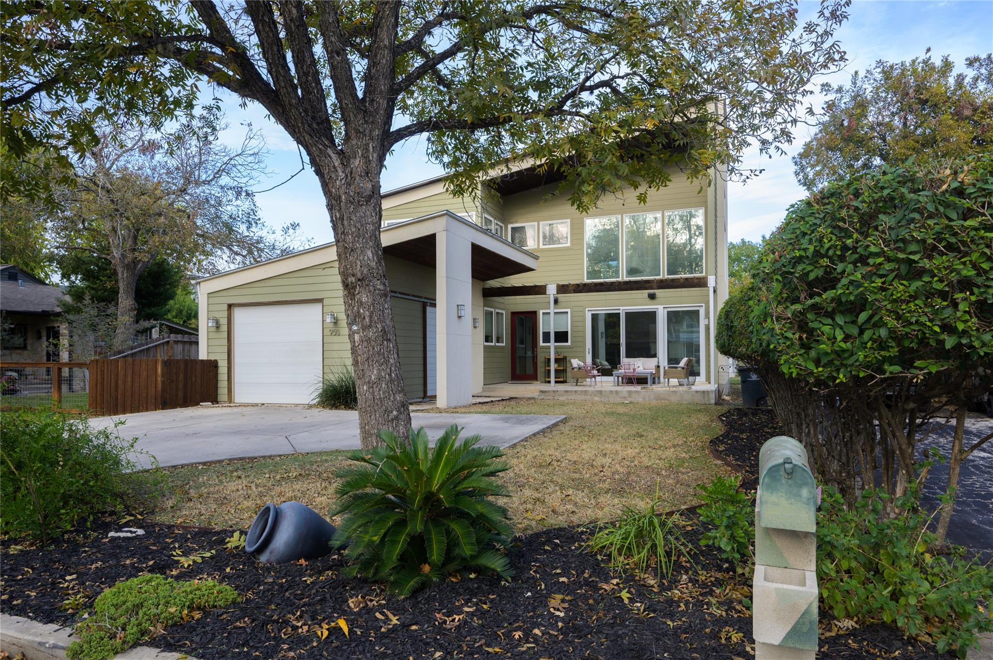 Details for 950 Mulberry Ave, New Braunfels, TX 78130