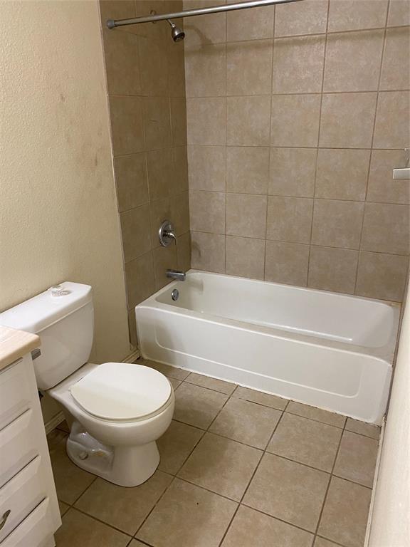 Image 4 of 5 For 900 Pecan St 101