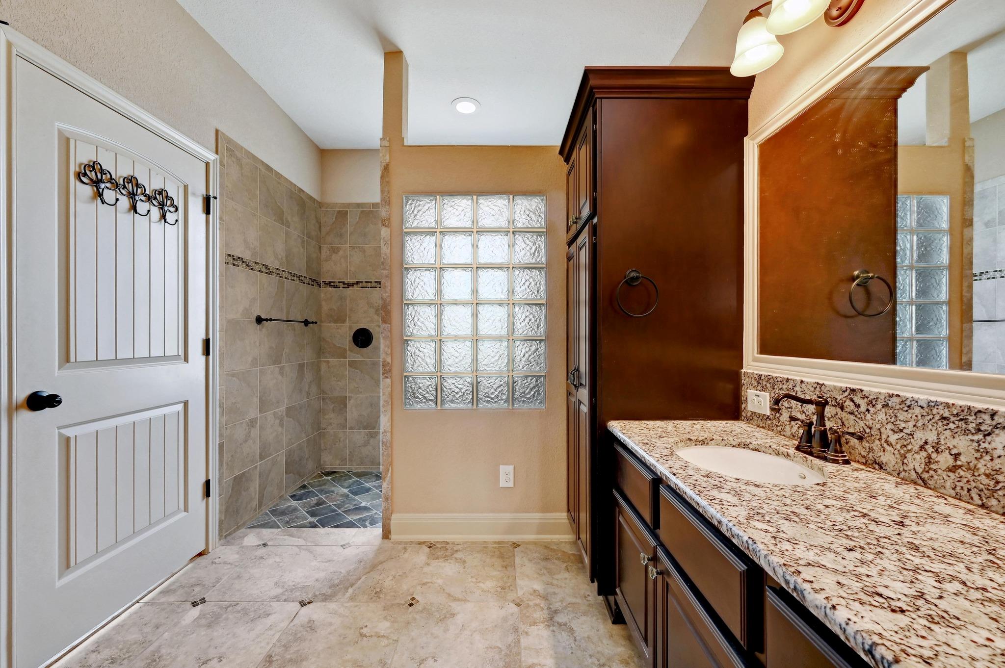 Image 20 of 40 For 100 Prim Rose