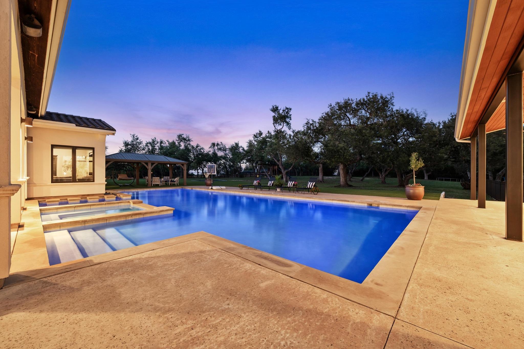 Image 25 of 36 For 242 Winning Colors