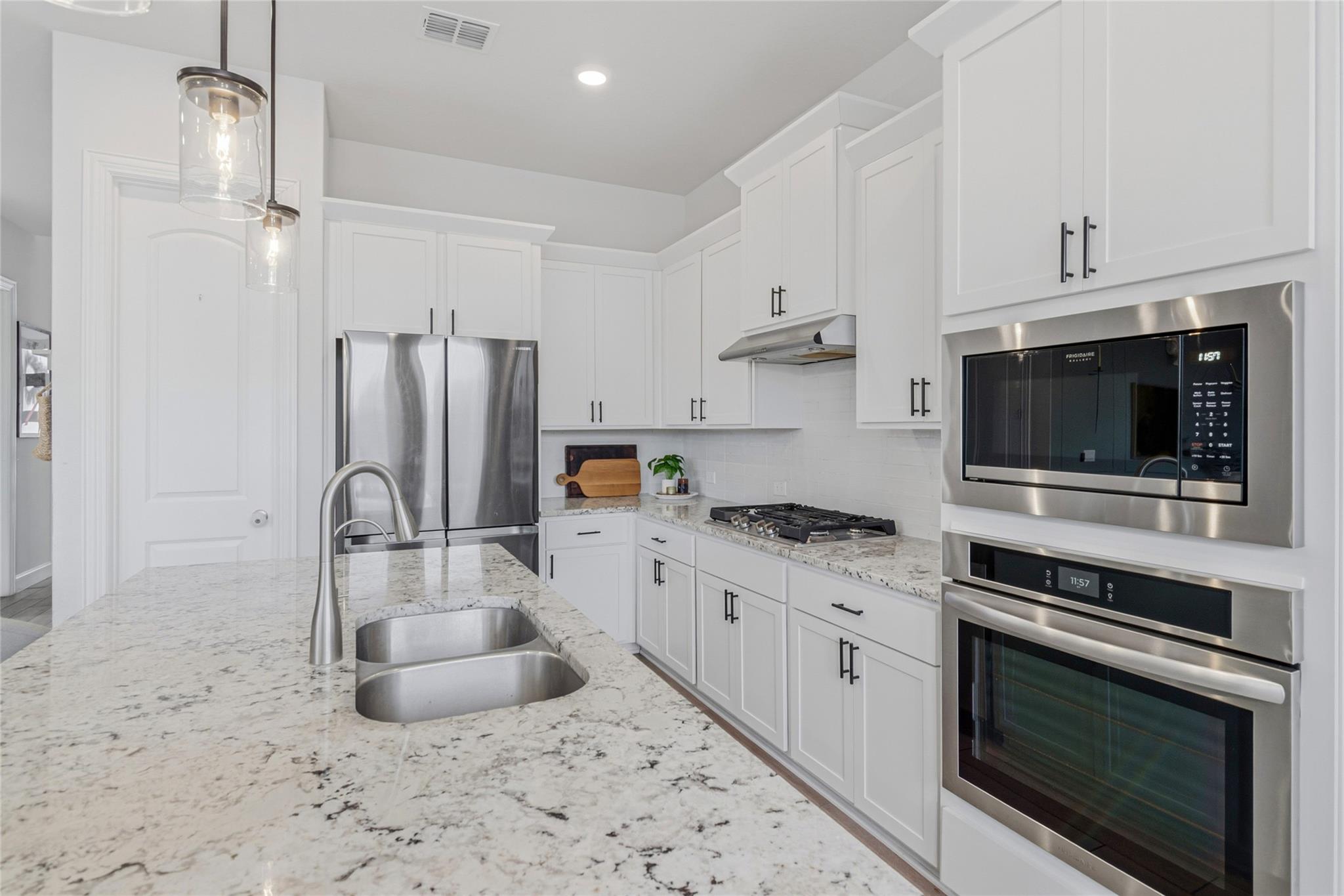 Image 11 of 37 For 1314 Cottonseed St