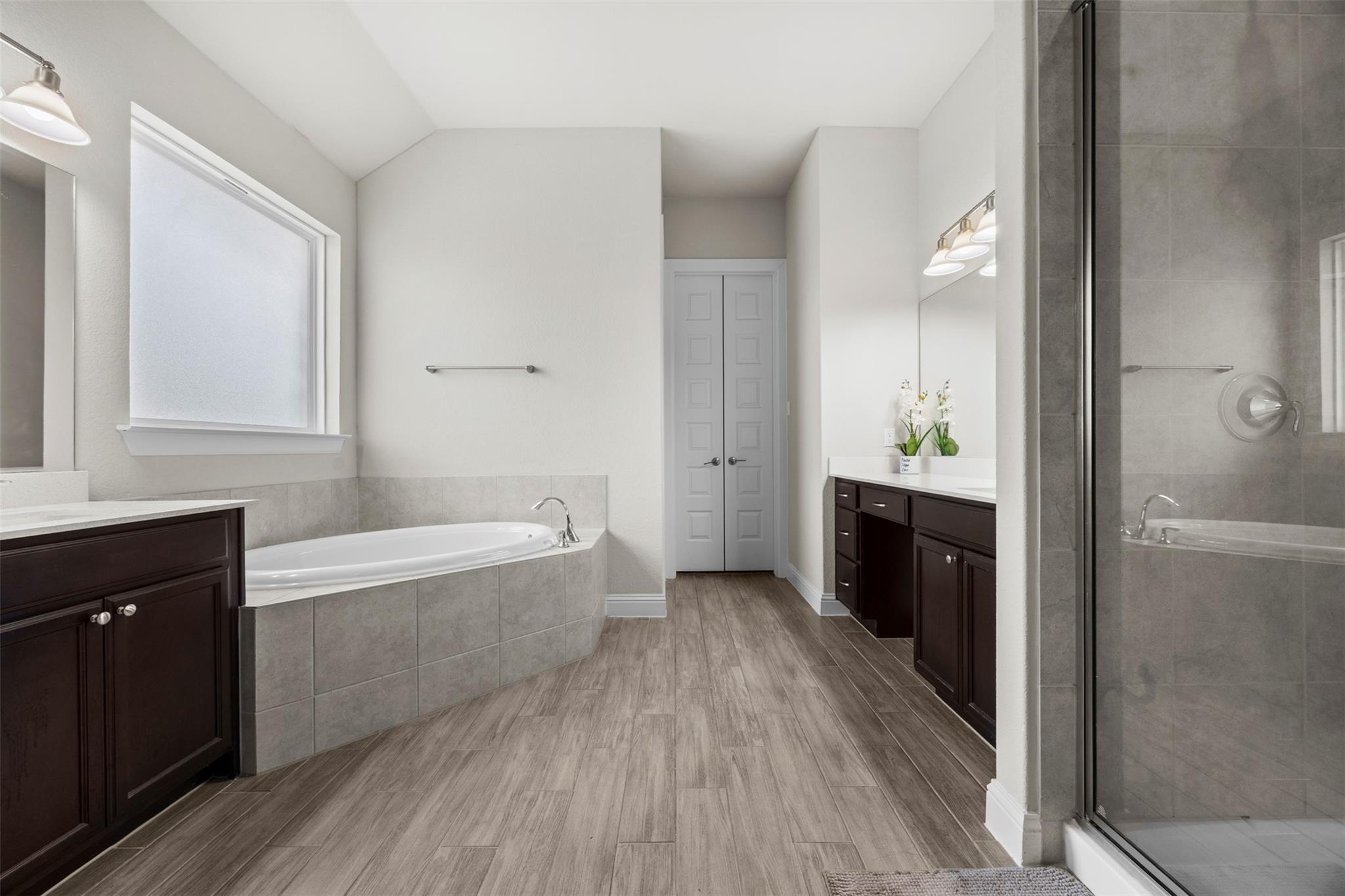 Image 11 of 26 For 5728 Toscana Trce