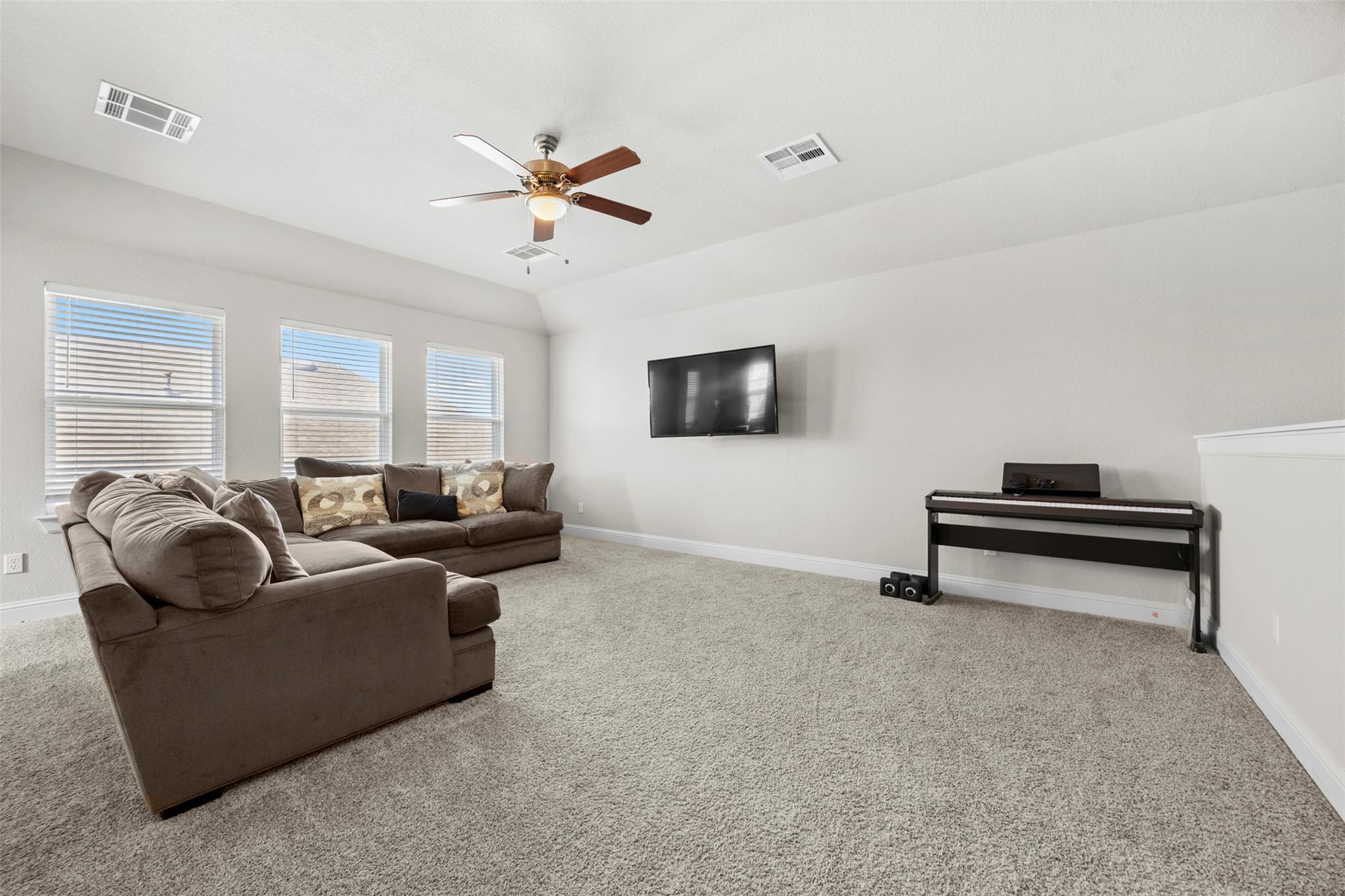 Image 18 of 26 For 5728 Toscana Trce