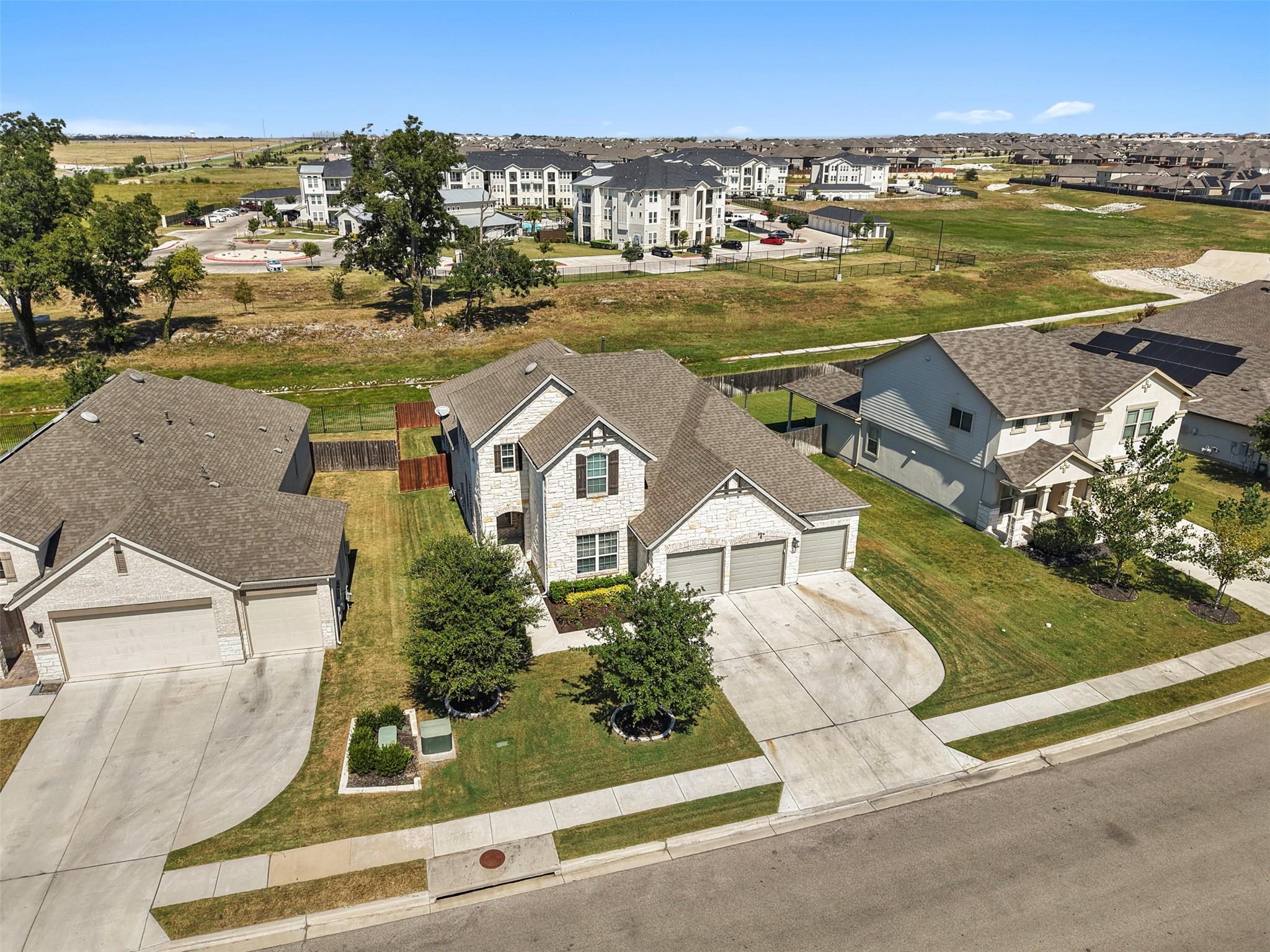 Image 3 of 26 For 5728 Toscana Trce