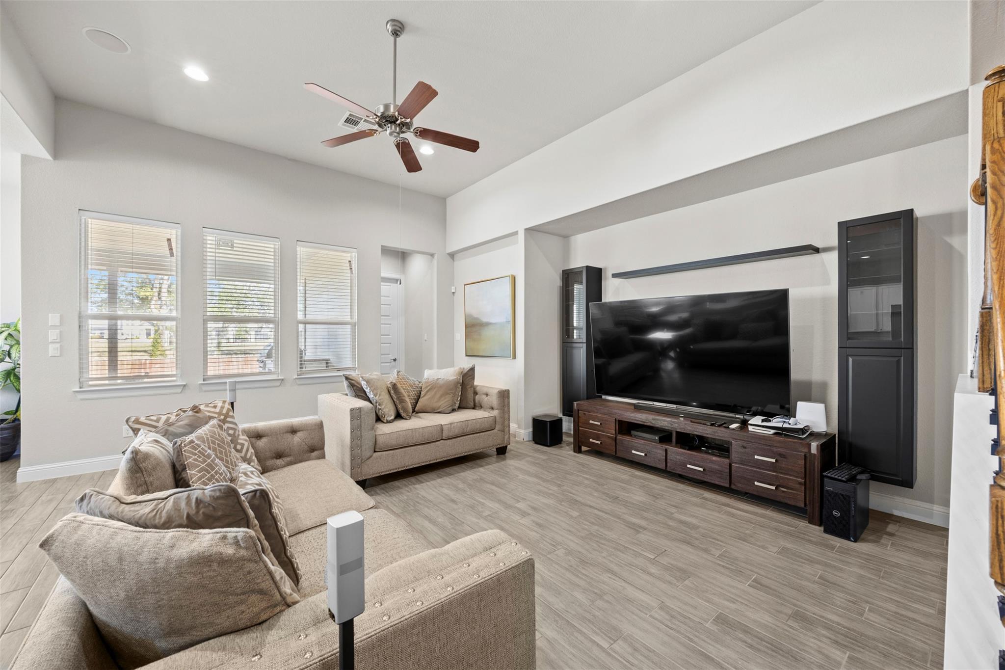 Image 4 of 26 For 5728 Toscana Trce