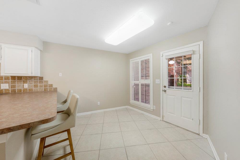 Image 14 of 31 For 201 Ellwood St 111