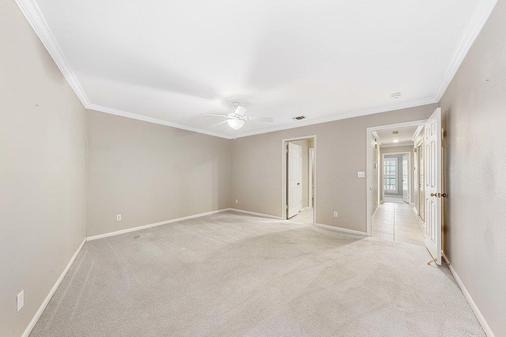 Image 22 of 31 For 201 Ellwood St 111