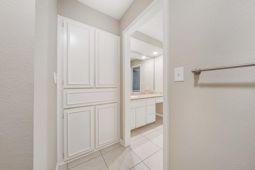 Image 24 of 31 For 201 Ellwood St 111