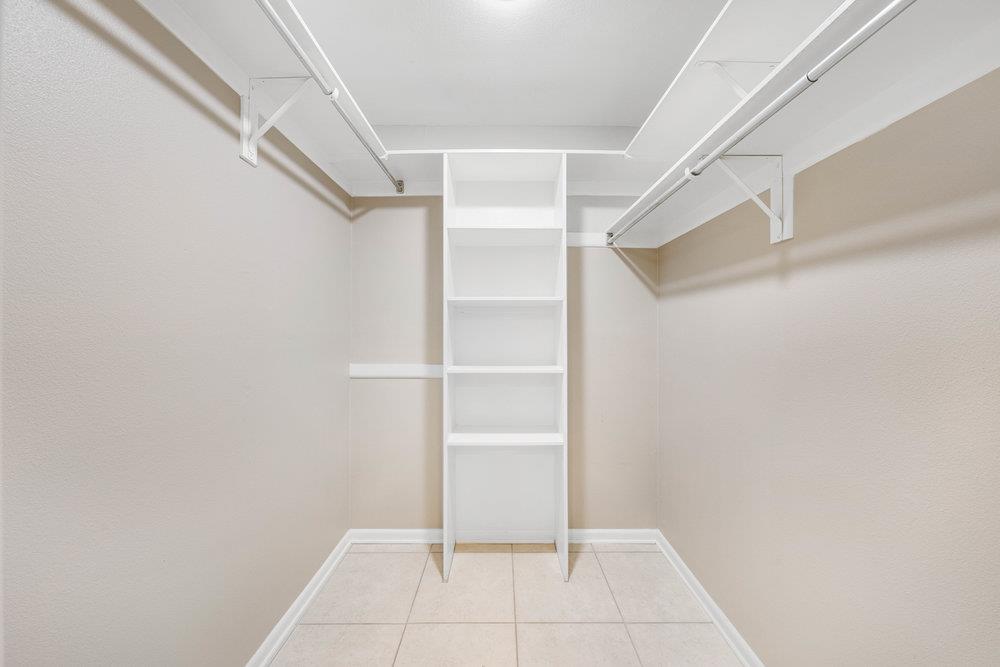 Image 26 of 31 For 201 Ellwood St 111