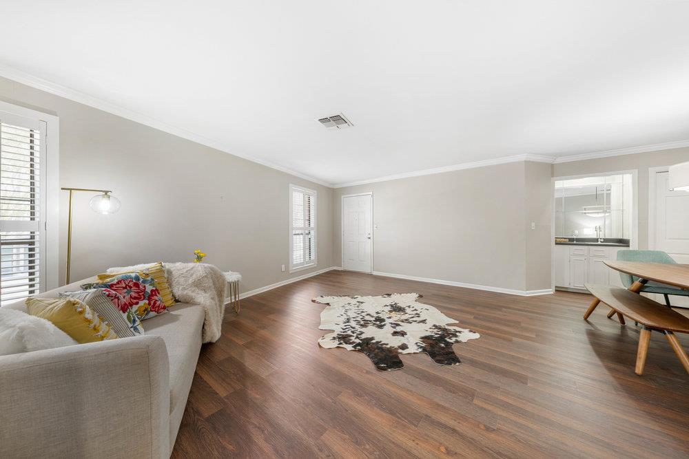 Image 3 of 31 For 201 Ellwood St 111