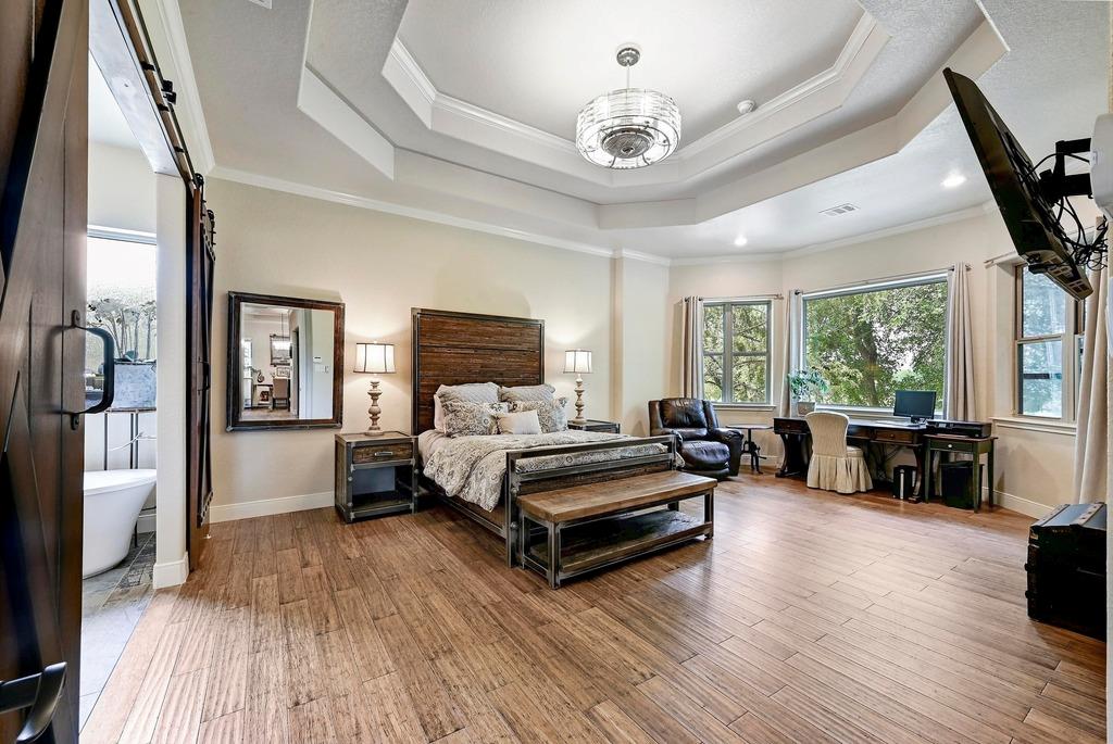 Image 18 of 39 For 118 John Bird