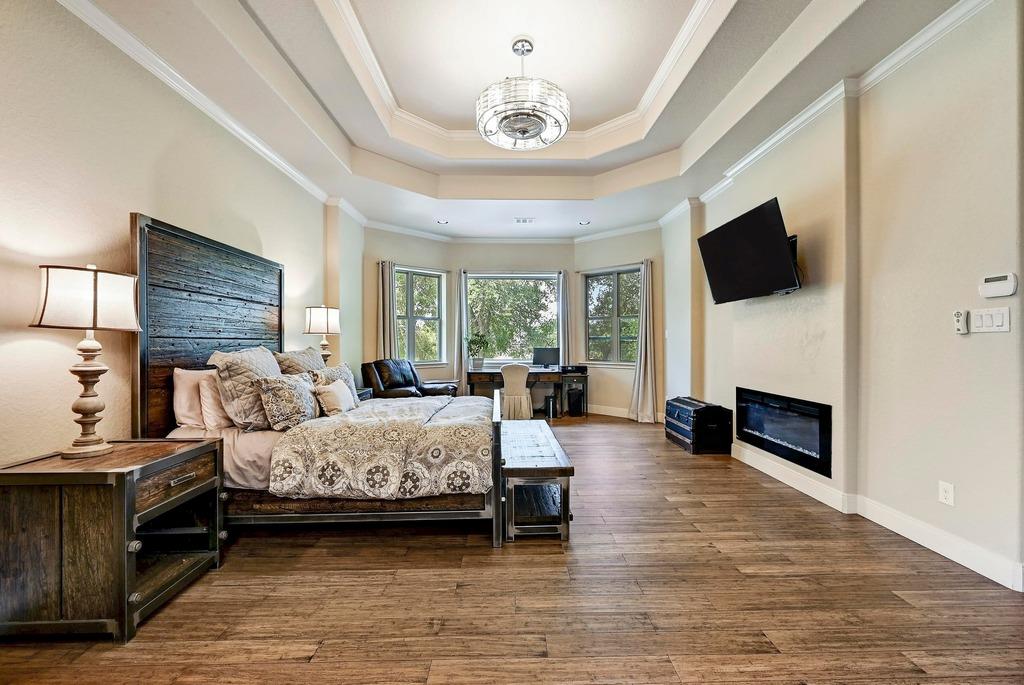 Image 19 of 39 For 118 John Bird