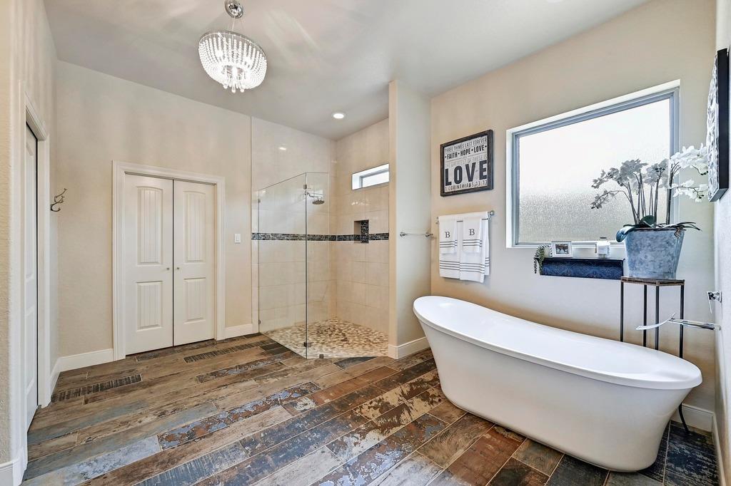 Image 21 of 39 For 118 John Bird