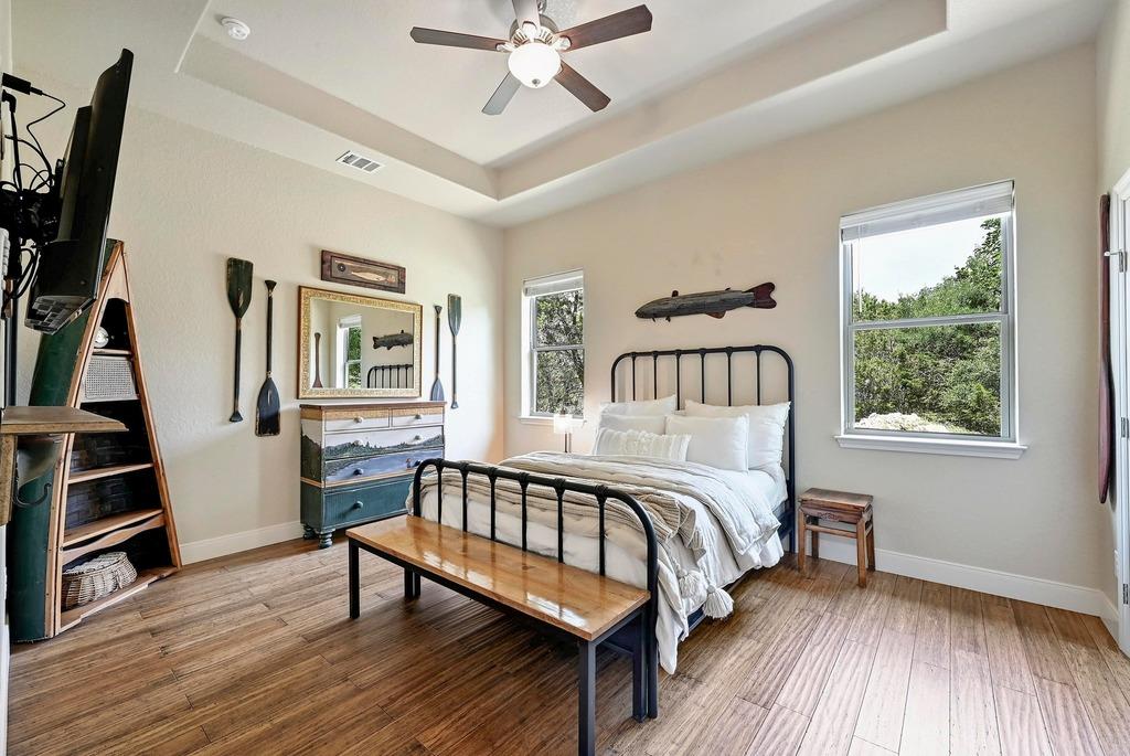 Image 23 of 39 For 118 John Bird