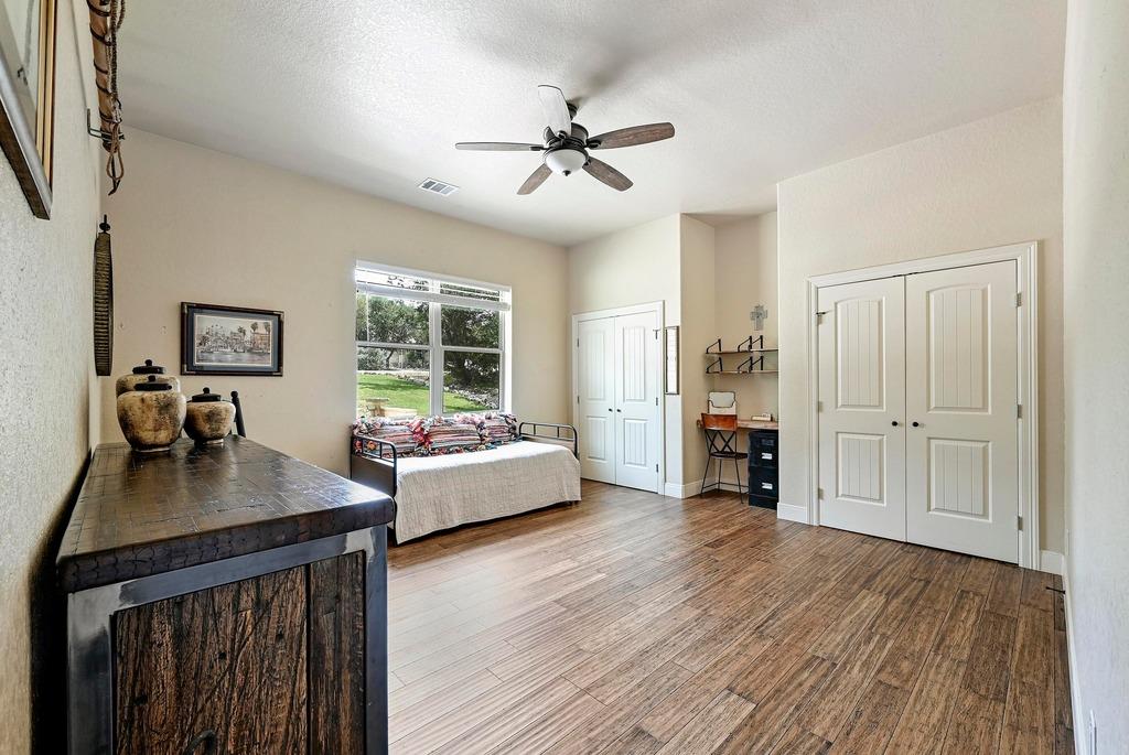 Image 25 of 39 For 118 John Bird