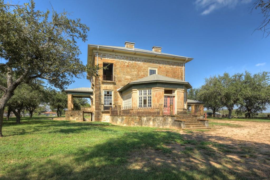 Image 12 of 40 For 6887 Von Ormy Rd