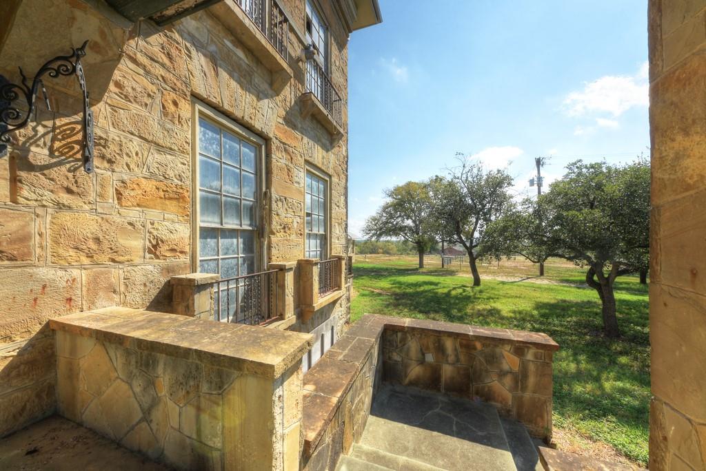 Image 15 of 40 For 6887 Von Ormy Rd