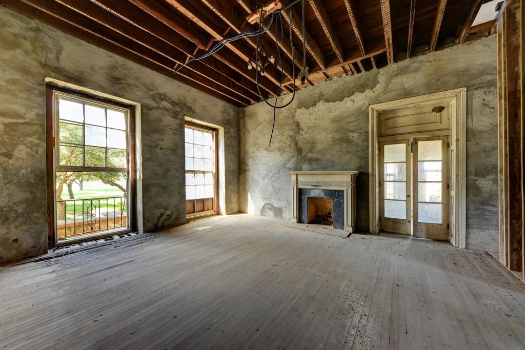 Image 18 of 40 For 6887 Von Ormy Rd