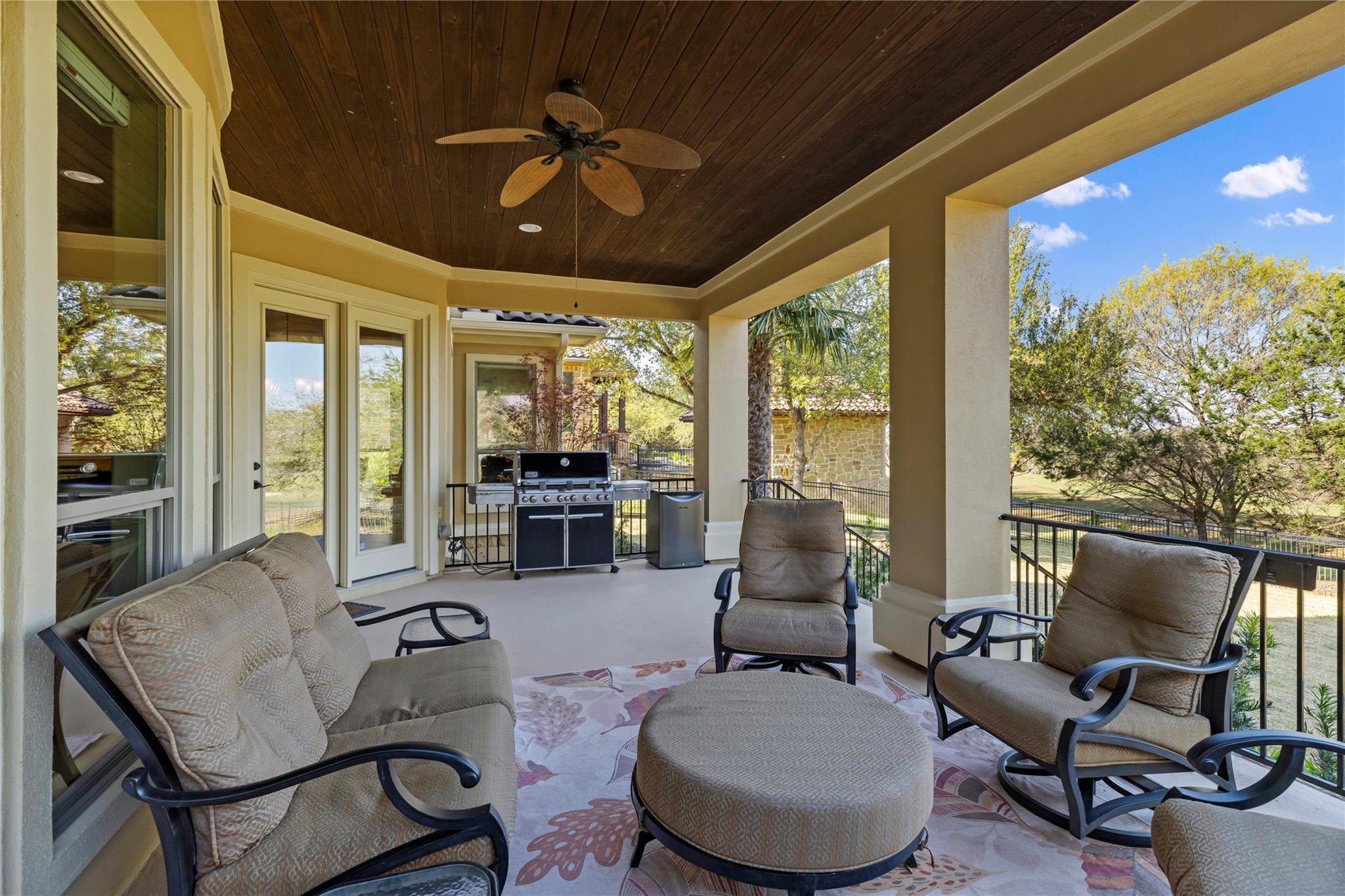 Image 12 of 37 For 2116 University Club Dr.