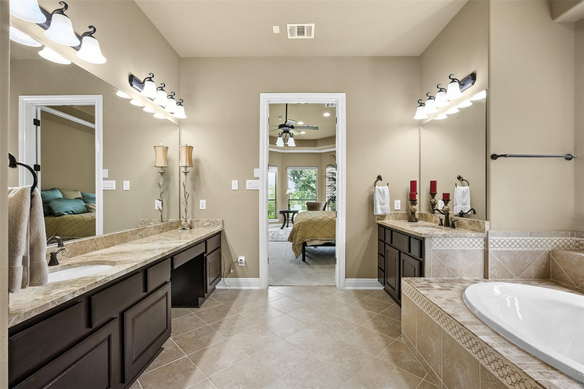 Image 14 of 37 For 2116 University Club Dr.