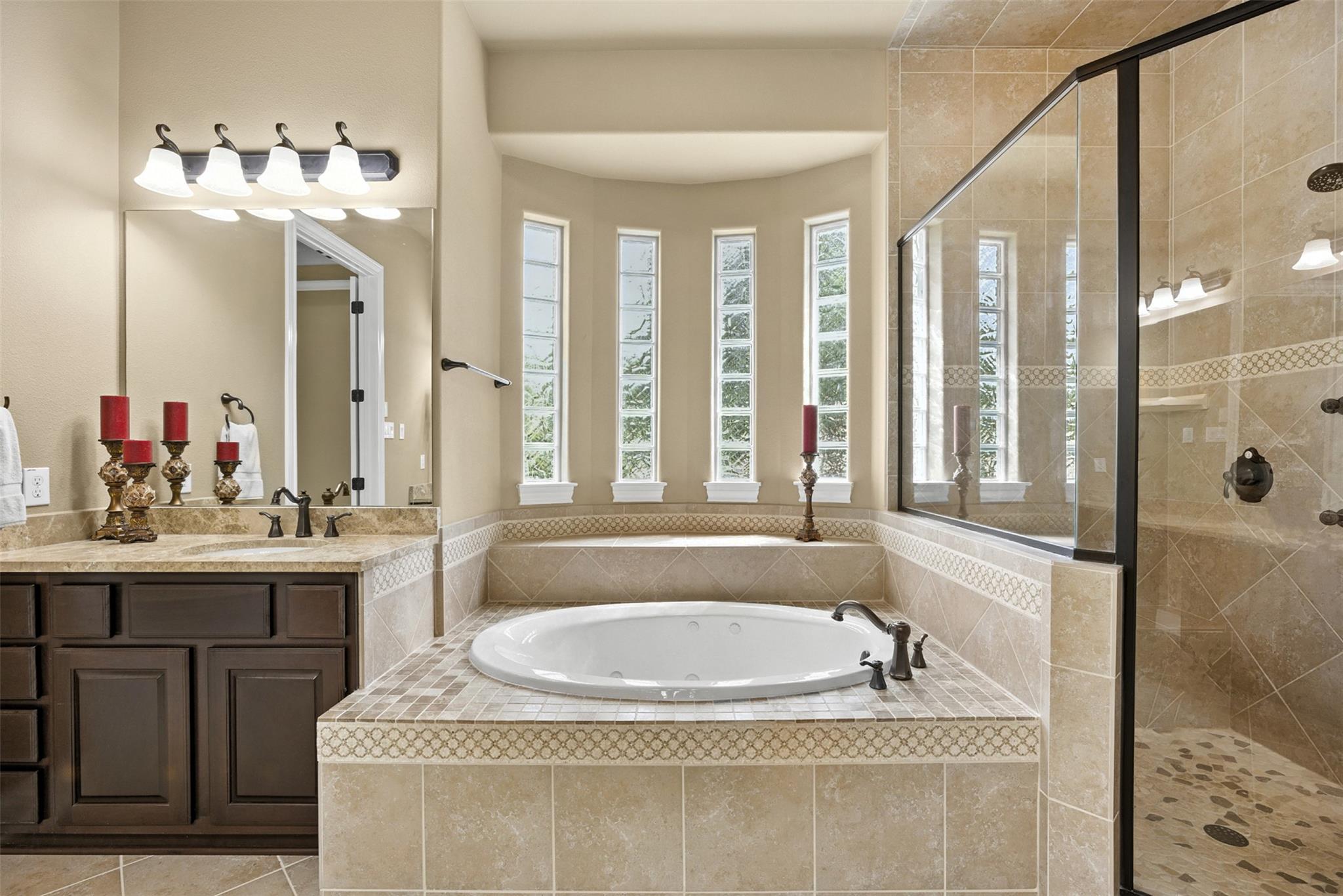 Image 15 of 37 For 2116 University Club Dr.