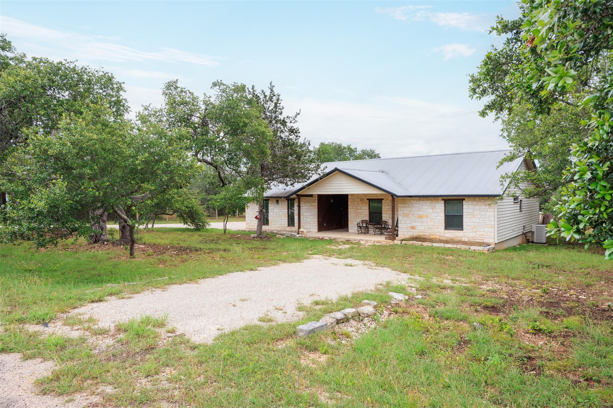 Details for 283 Rust Ranch Rd, Blanco, TX 78606